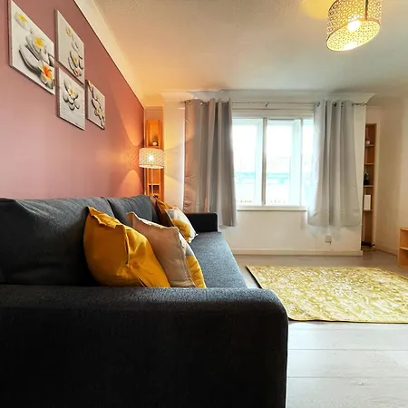 Rebecca Place At Whitechapel - 2 Double Beds, 1 Sofa Bed, Max 5 People Londra Esterno foto