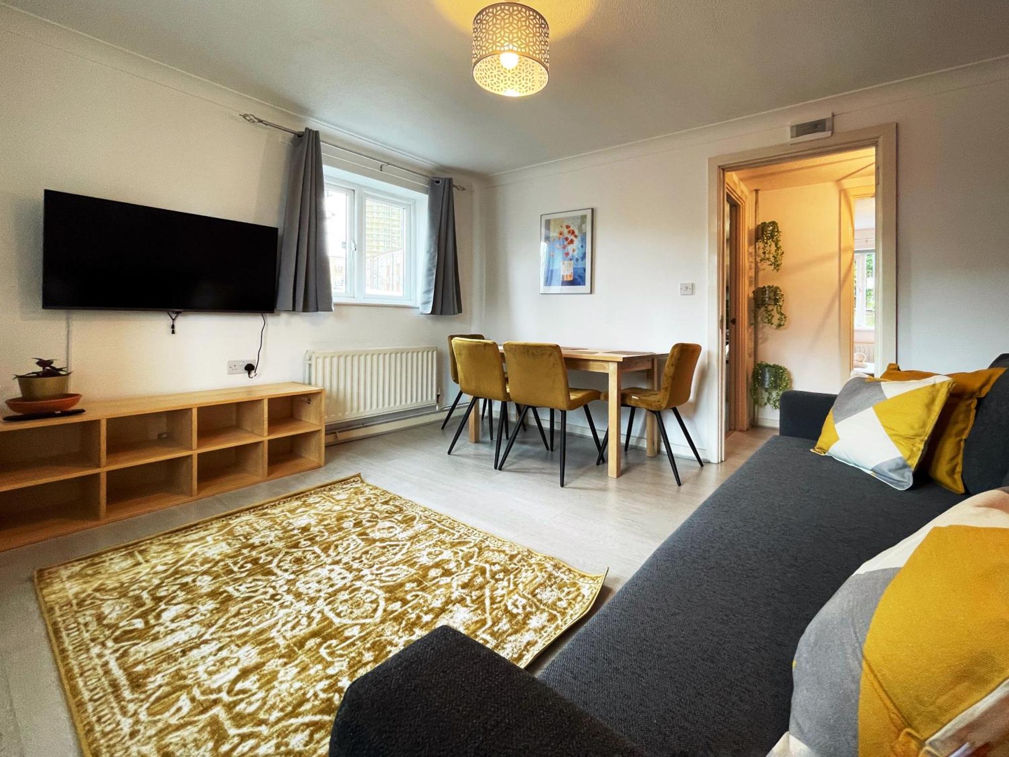 Rebecca Place At Whitechapel - 2 Double Beds, 1 Sofa Bed, Max 5 People Londra